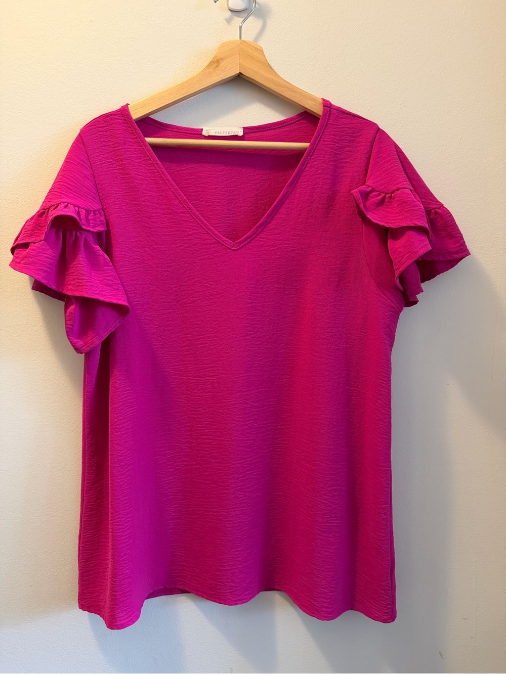 V-Neck Ruffle Sleeve Tee in Fuchsia